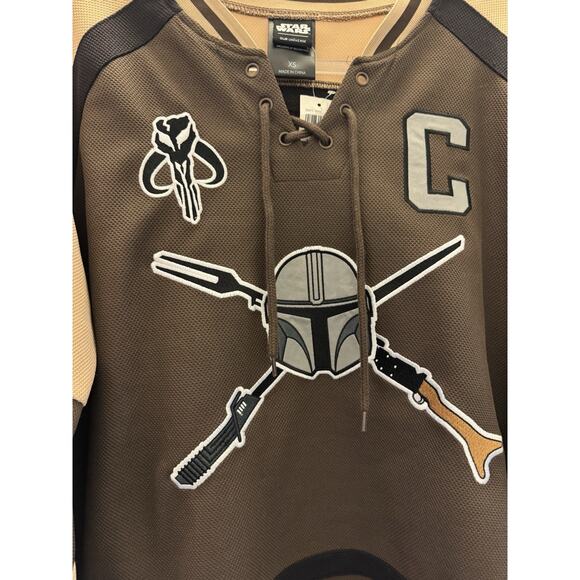Disney The Mandolorian Din Djarin Hockey Jersey Brown Our Universe Size XS - Picture 2 of 3